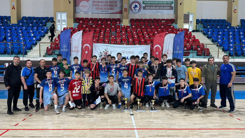 FUTSAL ÖDÜLLERİ YERLERİNİ BULDU           