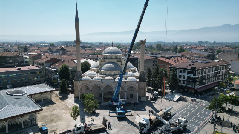 Cedidiye Cami Minareleri Sökülüyor           