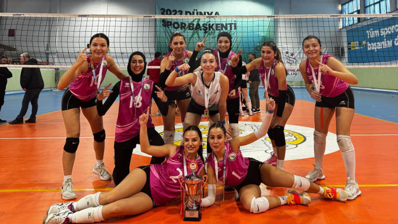 Düzce Üniversitesi Voleybol Takımı  Namağlup Şampiyon