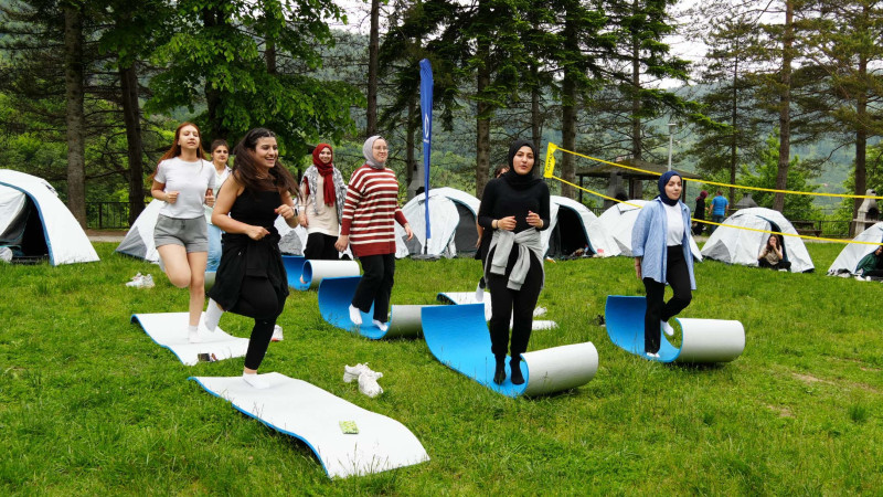 DÜZCE BELEDİYESİ’NDEN SAMANDERE ŞELALESİ’NDE DOĞA KAMPI