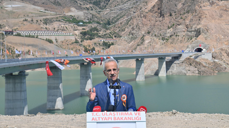 BAKAN URALOĞLU YUSUFELİ MERKEZ VİYADÜĞÜ AÇILIŞ TÖRENİNE KATILDI