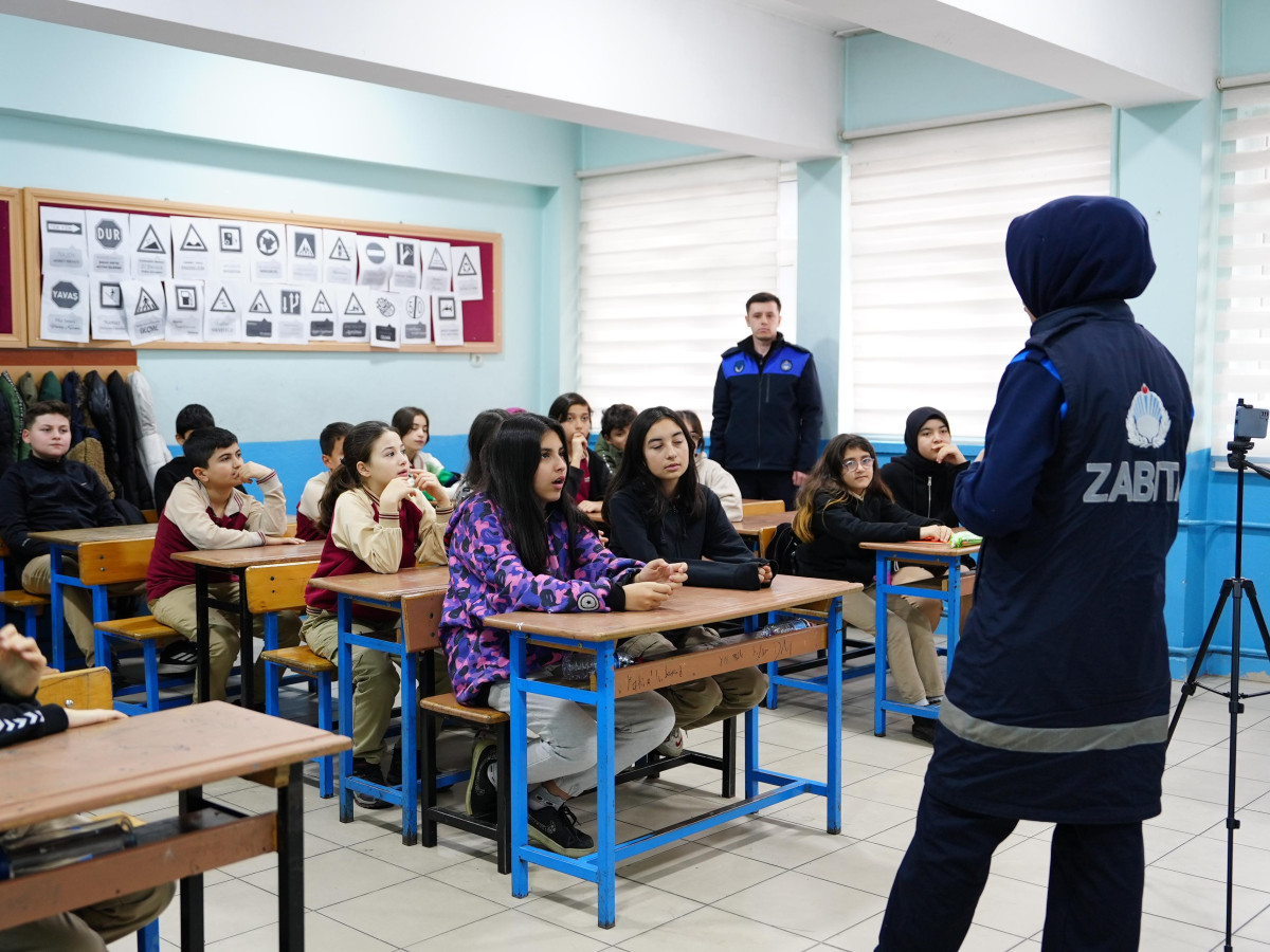 İTFAİYE VE ZABITA PERSONELİ ÖĞRENCİLERLE BULUŞTU