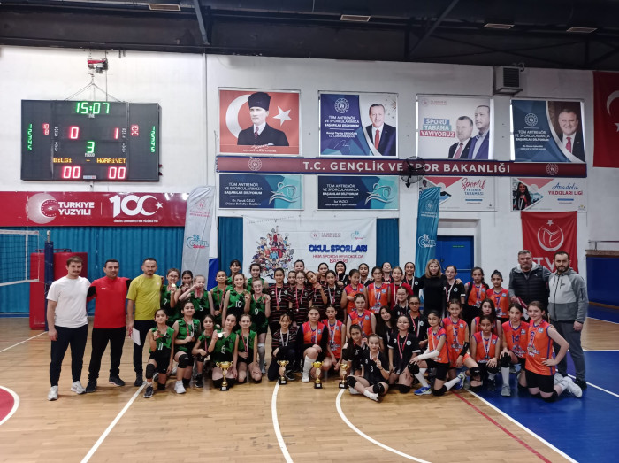 Voleybol Küçükler Müsabakaları Sona Erdi  